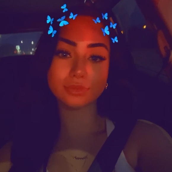 Meet your Posher, Farrah - Picture 1 of 1